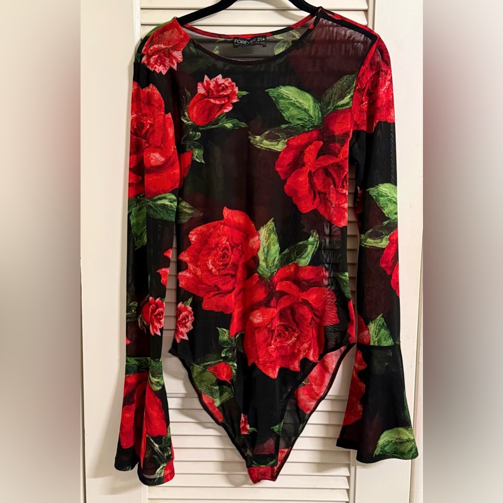 Forever 21 Red Rose Floral Bodysuit Size 1 X - Picture 2 of 5